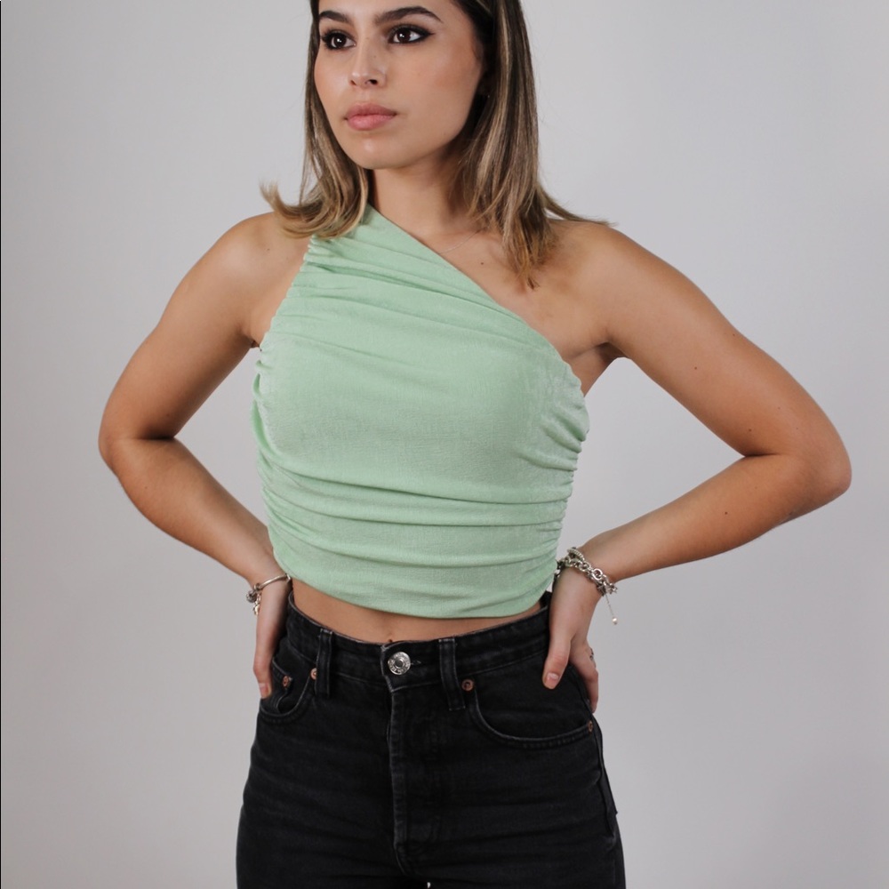 One shoulder top